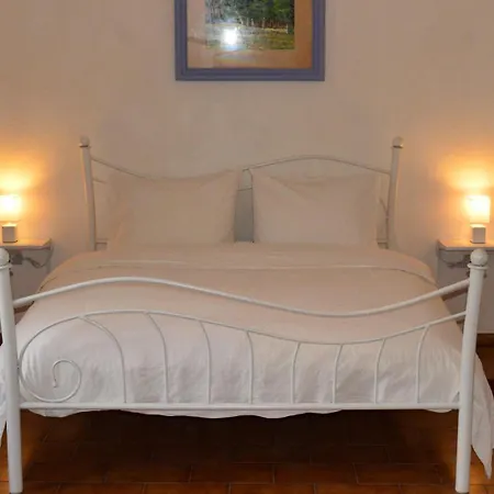 Stefania Apartment *